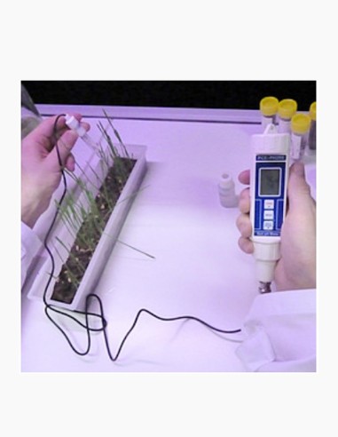 pH environmental controller. Wet soil. Measure the pH of soil. Soil ph sensor. Conservatis