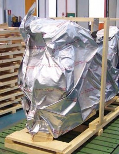 Aluminiumverbundfolien. Geliefert in Rollen von 1400 und 1600 mm Höhe und 200 m Entwicklung.