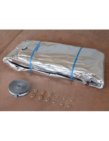 Coperture isolanti Thermal Liner. Incorpora un sistema di corde, moschettoni e magneti. Contenitore marittimo.